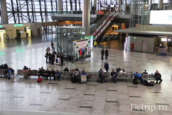 аэропорт в ожидании полета