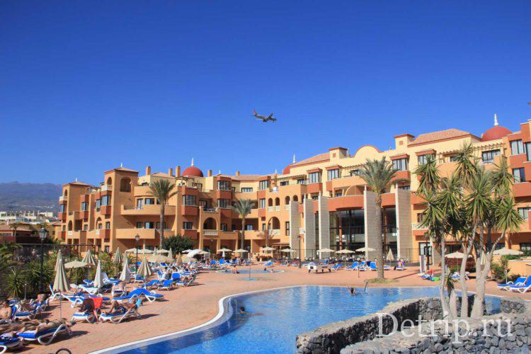 бассейны в отеле гольф плаза