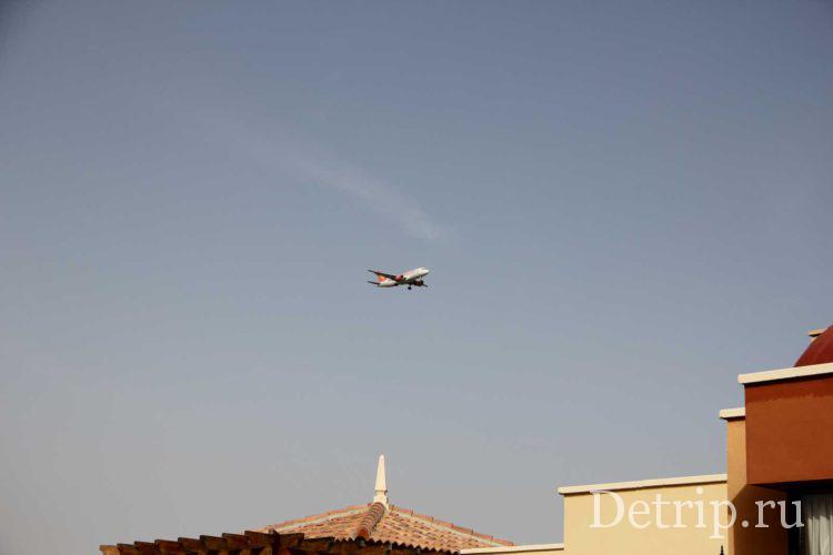 Самолеты над курортом