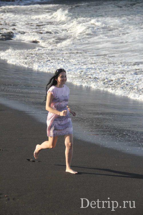 бегом по пляжу