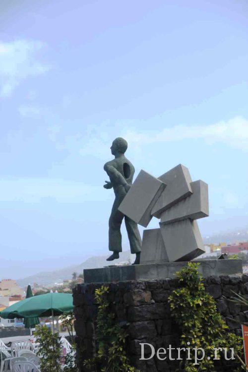 памятник мигранту