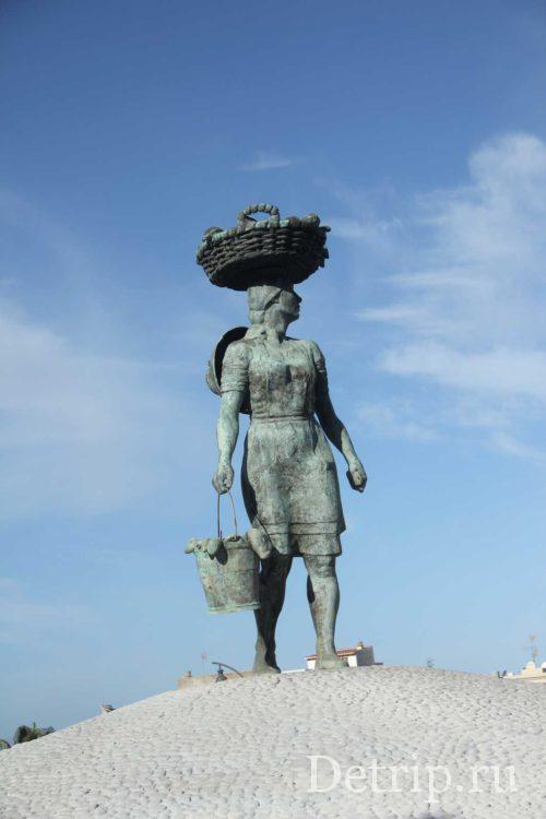 скульптура рыбачки