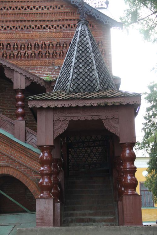 Крыльцо палат