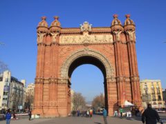 Триумфальная арка в Барселоне: описание и фото