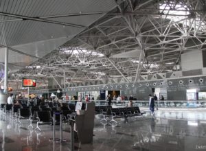 Компенсация авиакомпании за задержку рейса самолета: что положено пассажирам